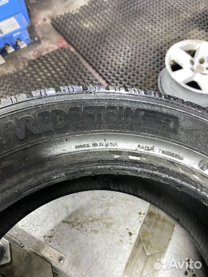 Vredestein IceTrac 215/55 R16