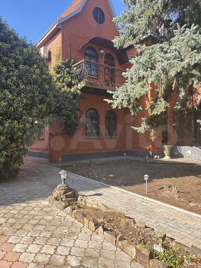 Дом 383 м² на участке 15,8 сот.