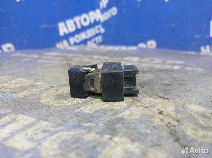 Кнопка стеклоподъемника Lifan Solano седан 2010