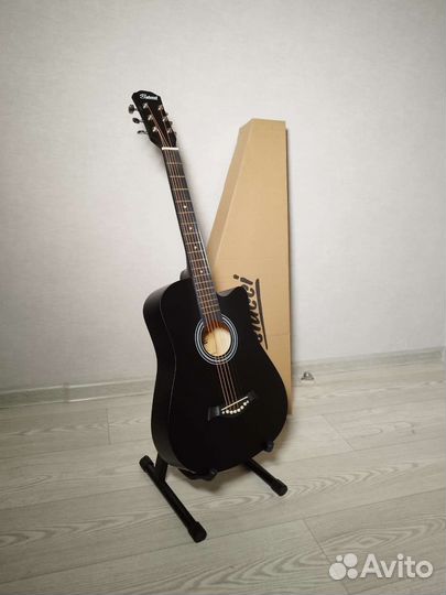 Акустическая гитара