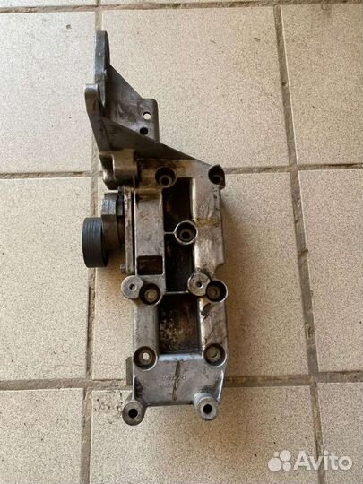 Кронштейн двс volvo xc90 2.9 t