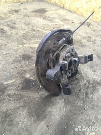 Поворотный кулак задний правый Chevrolet Lacetti