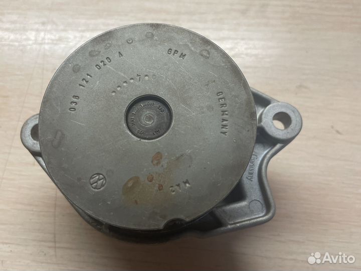 Помпа volkswagen гольф 1.4