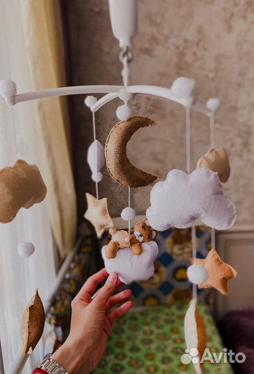 Детский мобиль в кроватку