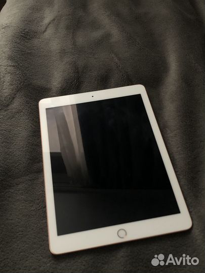 iPad 8 поколения 64 гб розовый