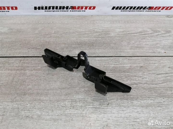 Накладка замка капота Мазда 3 BK бк