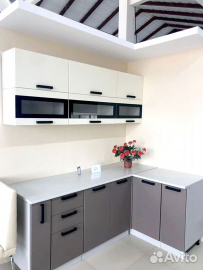 Кухонный гарнитур угловой