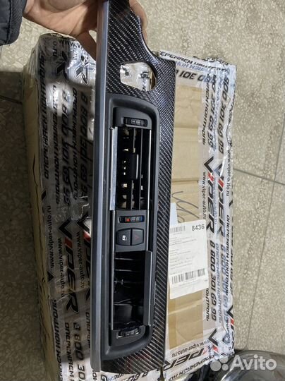 Карбоновый элемент на панель BMW M6