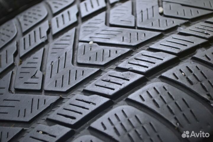 Pirelli Scorpion Winter 265/45 R20