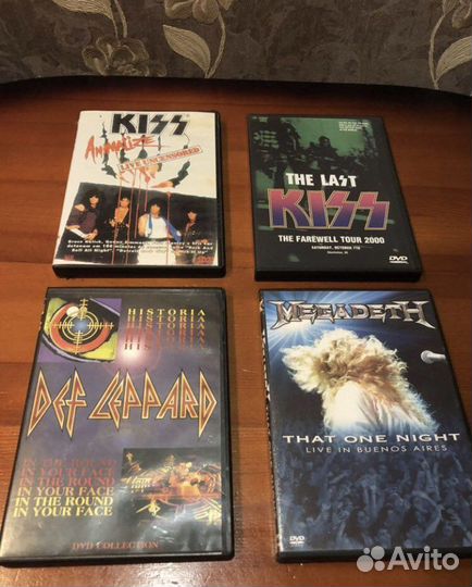 VHS кассеты DVD диски