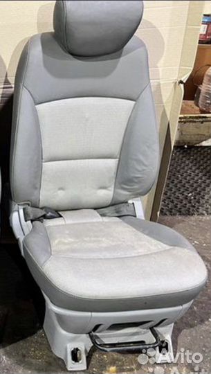 Сиденье второго ряда Grand Starex 2007-2015