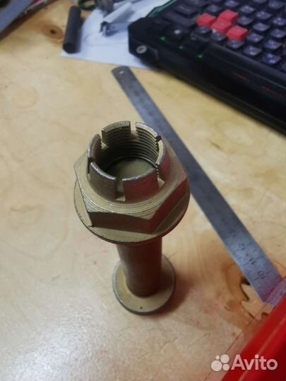 Болт с гайкой М20х1,5. СССР