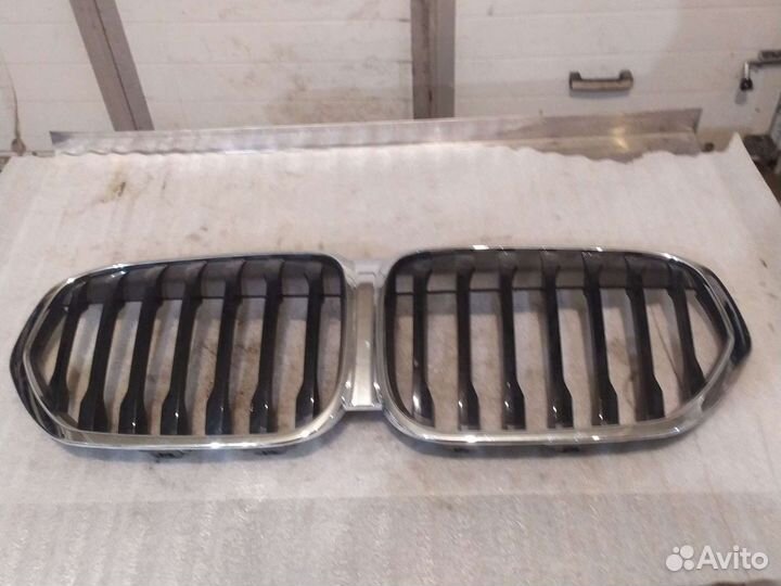 Решетка радиатора BMW X1F48