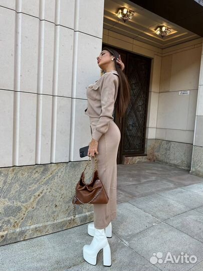 Трикотажный костюм женский с юбкой