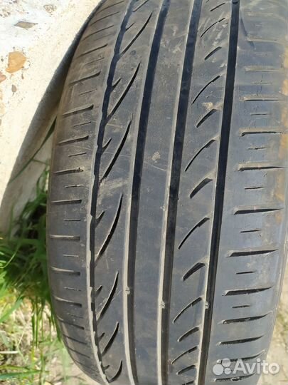 Hankook TH10 215/55 R16 102