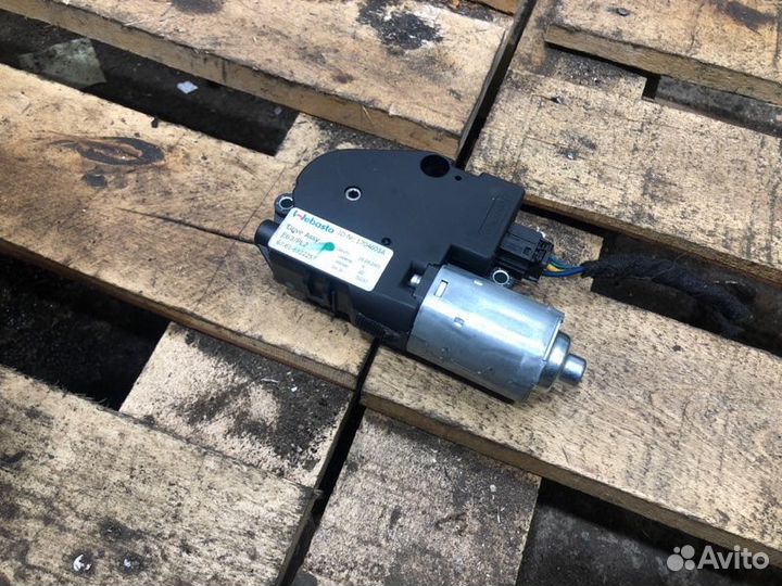 Мотор люка Bmw 6 E63 N62B48