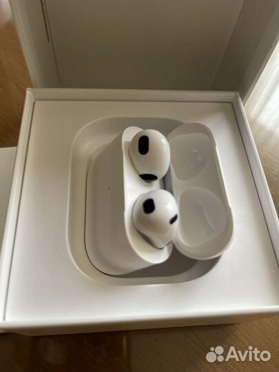 Беспроводная гарнитура Apple AirPods 3 новые