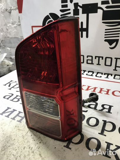 Фонарь задний правый Nissan Pathfinder