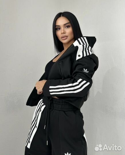 Спортивный костюм женский