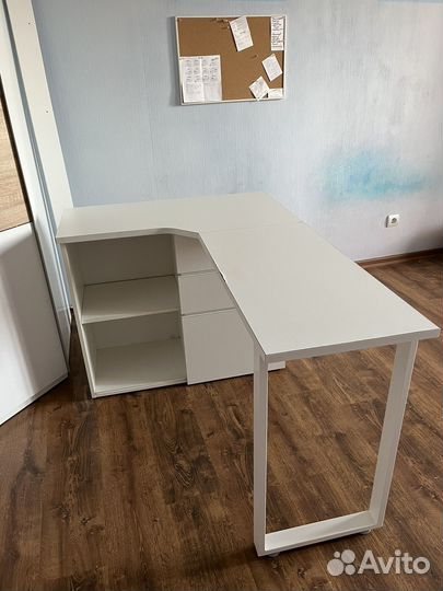 Письменный / компьютерный стол IKEA с полками б/у