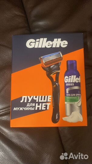 Подарочный набор gillette