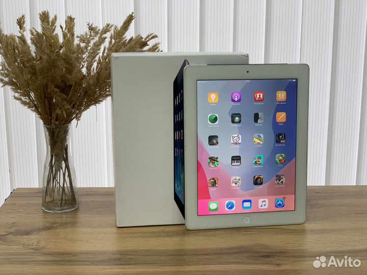 iPad 4 Retina wi-fi + Sim, игры + наушники