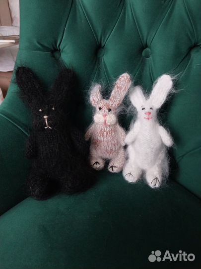 Вязаные игрушки зайка