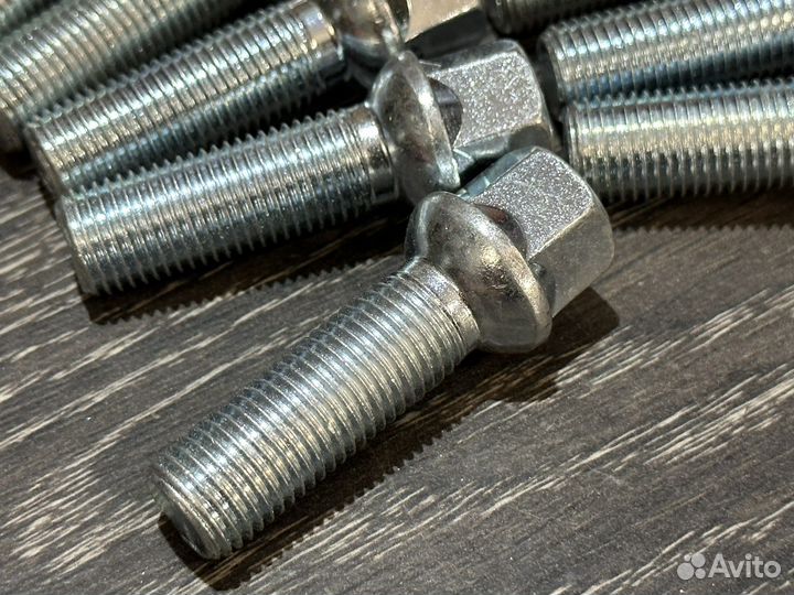 Удлинённые Болты колесные VAG под проставки