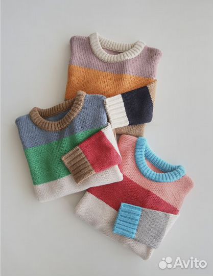 Продавец школьной формы и одежды ТЦ Новая Рига