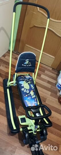 Снегокат с ручкой и колесами