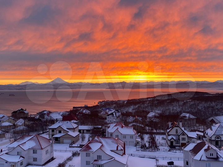 3-к. квартира, 108 м², 9/9 эт.