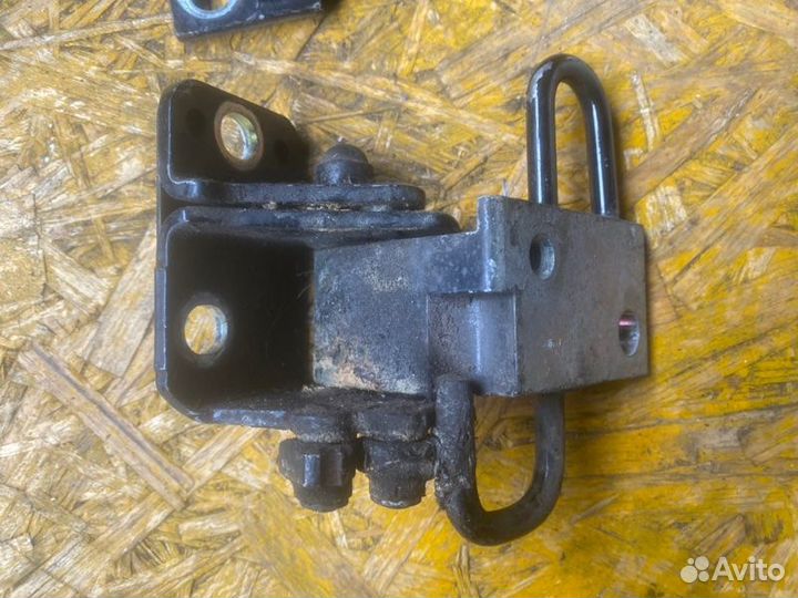 Петля двери Volkswagen Passat Cc B6 2.0 CFG 2011