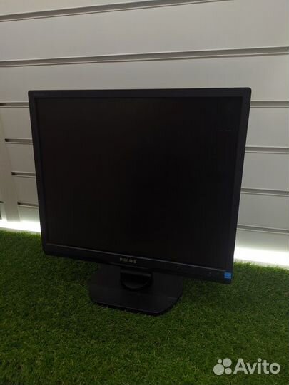 Монитор. Philips 19