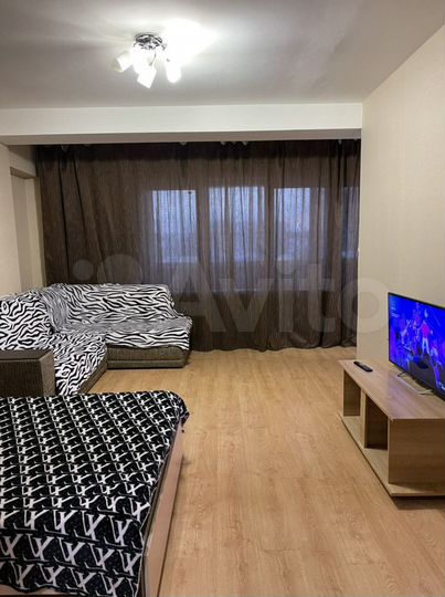 2-к. квартира, 80 м², 4/9 эт.