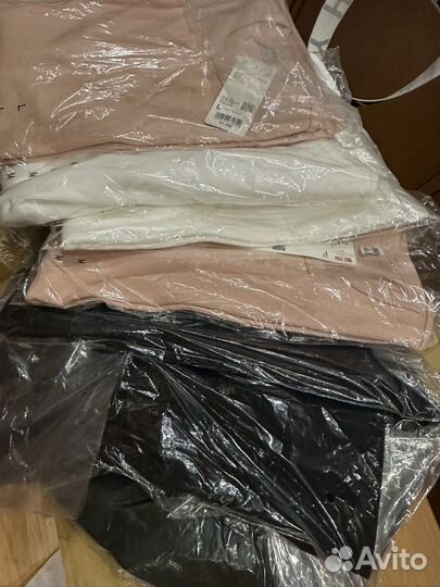 Базовые лонгсливы Uniqlo в наличии