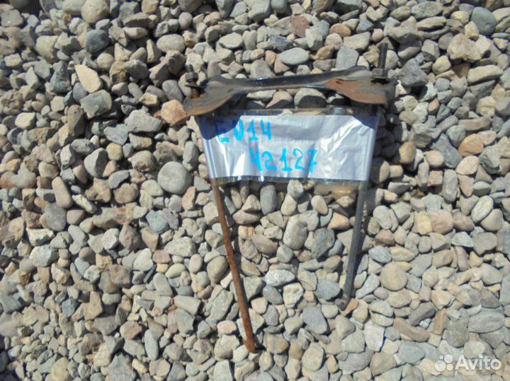 Крепление аккумулятора Nissan Bluebird EU14 SR18DE