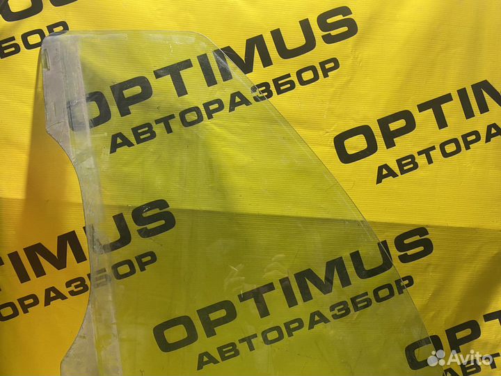 Переднее левое стекло Ford Focus 1