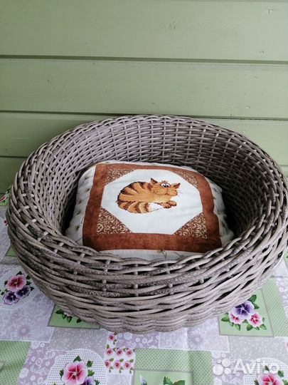 Лежанка для кошек из искусственного ротанга