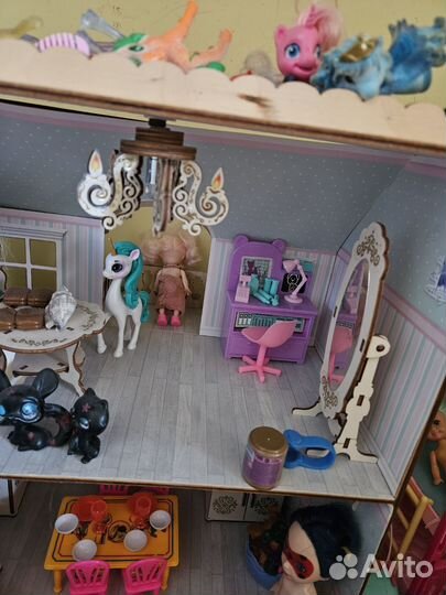 Домик кукольный со всем добром