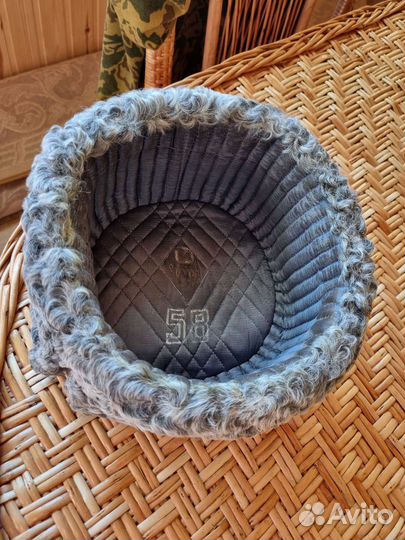 Каракулевая шапка