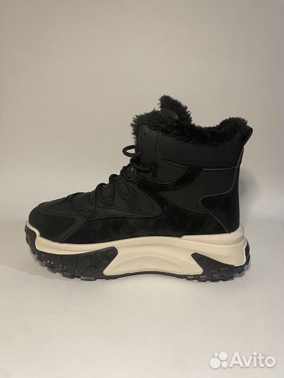 Женские зимние кроссовки