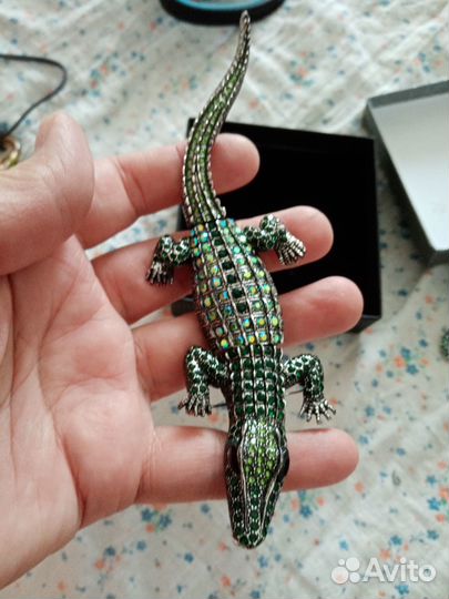 Брошь, подвеска, крокодил. Новый