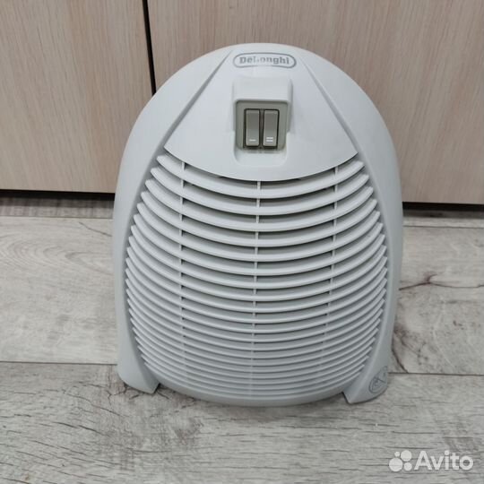 Обогреватель Delonghi