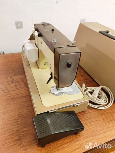 Швейная машинка veritas б/у