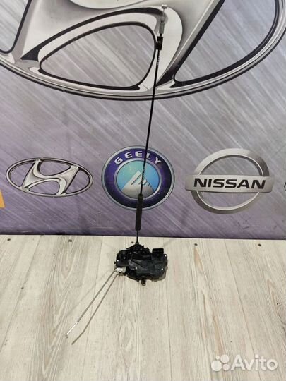 Замок перед двери Geely atlas Лев