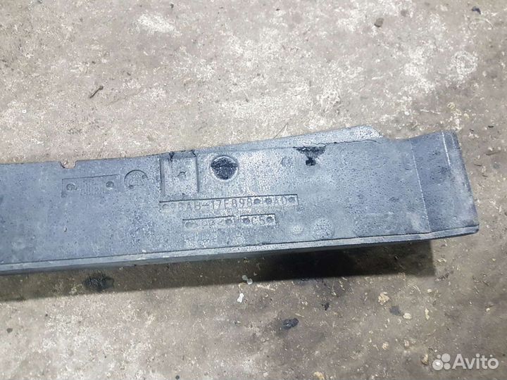 Усилитель переднего бампера ford focus 1