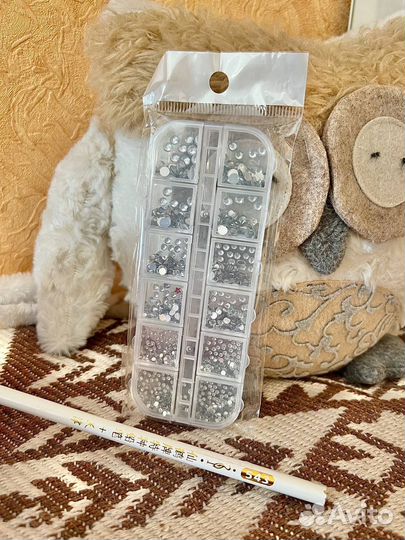 Стразы для лица, маникюра, рукоделия, в кейсе