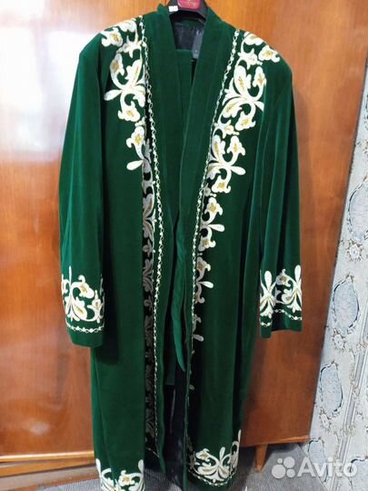 Халат национальный с шапкой. Чапан