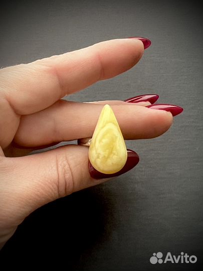 Кольцо с янтарем