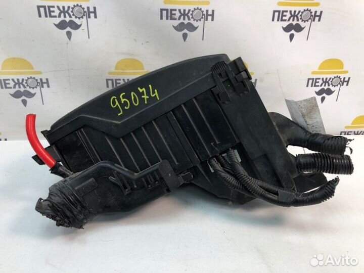 Блок предохранителей подкапотный Ford Mondeo BD